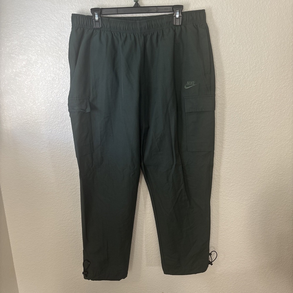 Nike Woven Cargo Pants Size XL Nike 3/4 length Pants Nike Cargo Pants green
